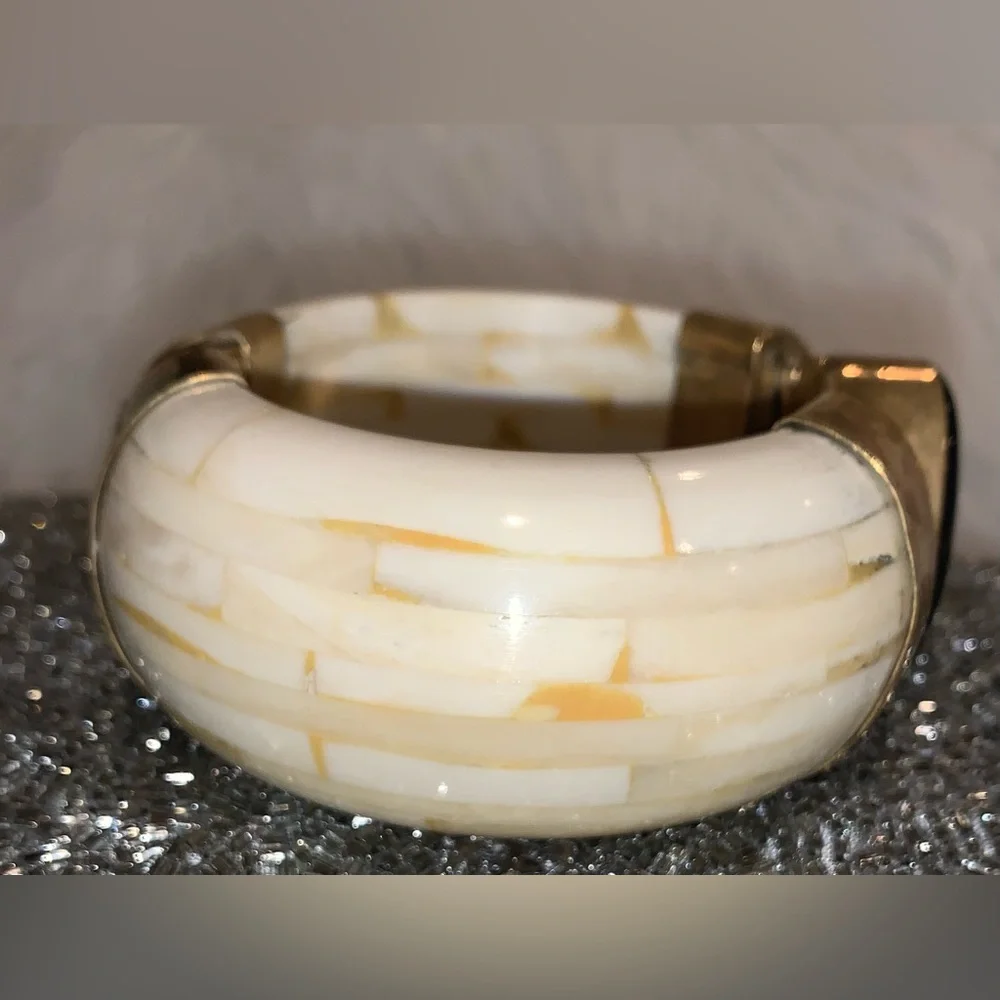 Vintage luxury Ivory Bone Black Agate Stone hinged pin bangle bracelet